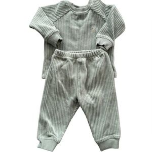 Baby gap velour matching set